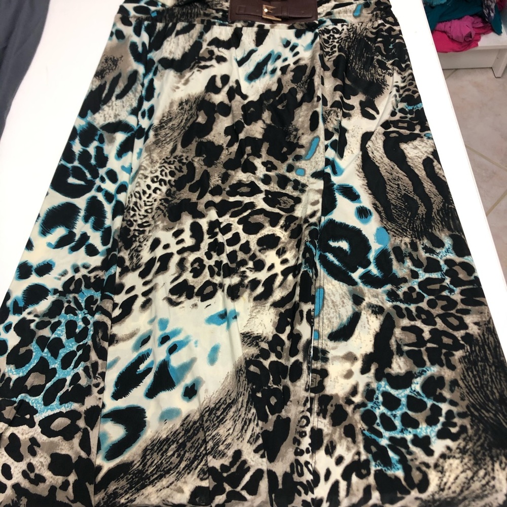 Leopard print long skirt with front slit